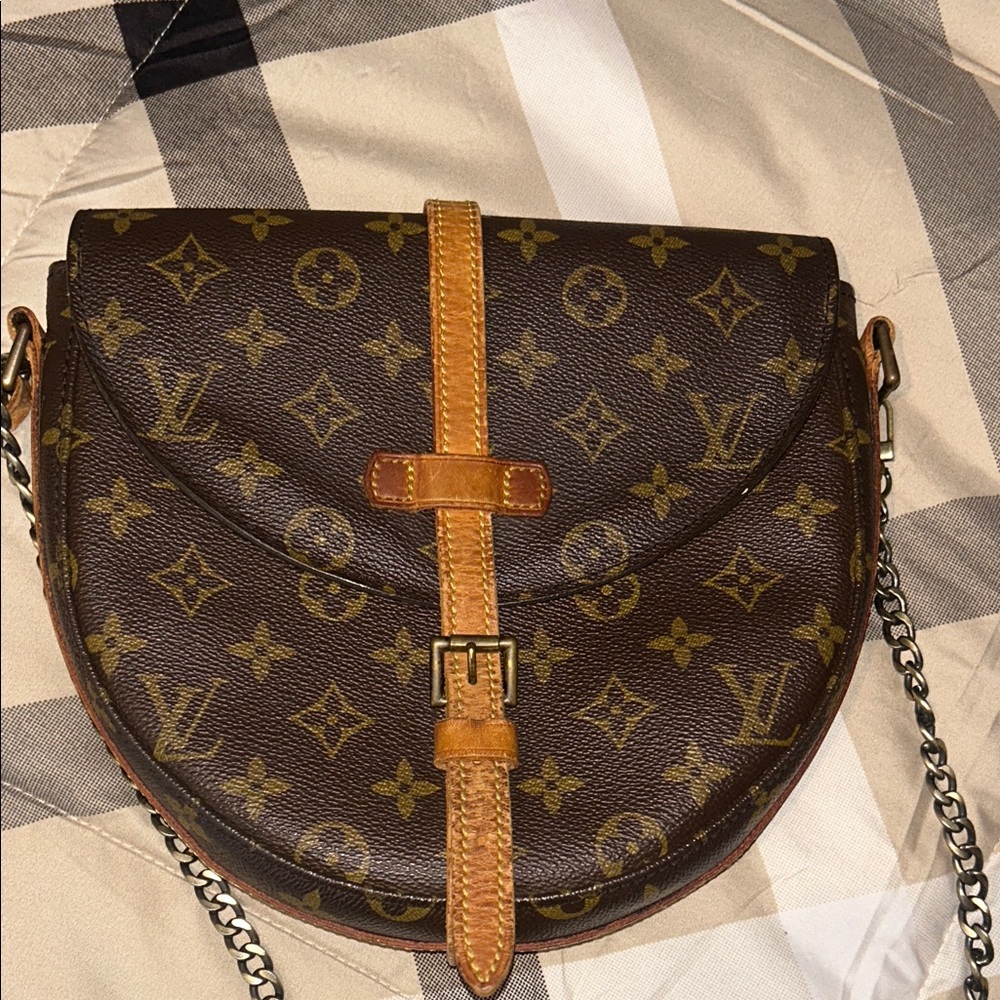 Louis Vuitton Chantilly Monogram Crossbody Bag